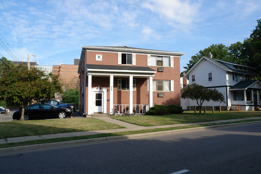 225 Division St in East Lansing, MI - Foto de edificio