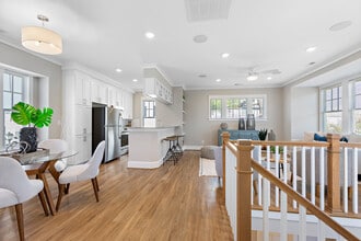 Village Square Apartments at East Beach in Norfolk, VA - Foto de edificio - Building Photo