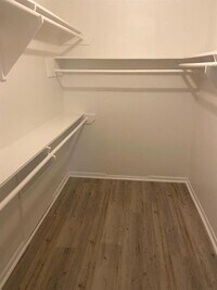 4910 Saxon Dr photo'