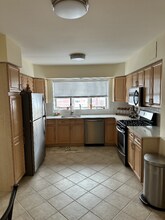 650 S River Rd in Des Plaines, IL - Foto de edificio - Building Photo