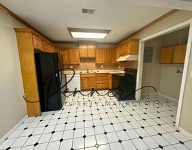 401 NE Austin St in Oak Grove, MO - Building Photo - Building Photo