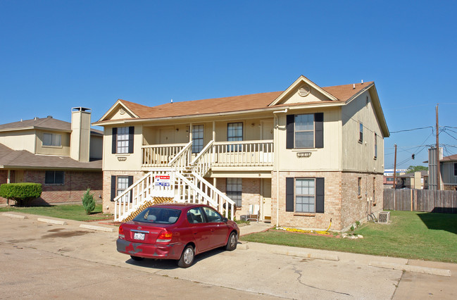 718 Lariat Ln in Fort Worth, TX - Building Photo - Building Photo