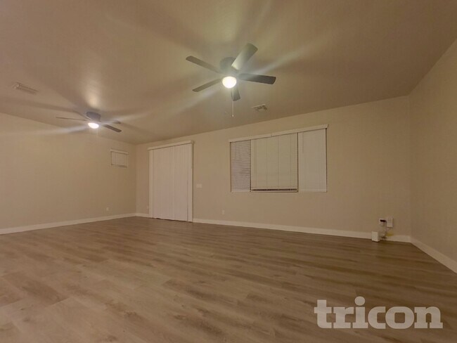 16221 W La Ventilla Way in Goodyear, AZ - Foto de edificio - Building Photo