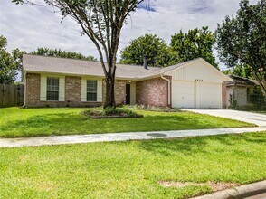6834 Harpers Dr in Richmond, TX - Building Photo - Building Photo