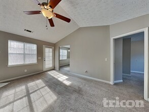 160 Brighton Dr in Covington, GA - Foto de edificio - Building Photo