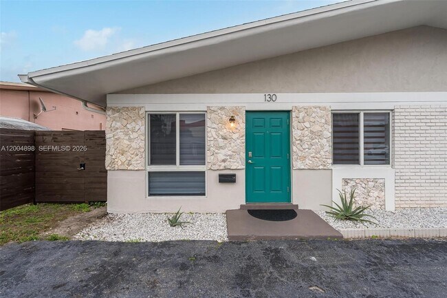 130 NW 57th St in Oakland Park, FL - Building Photo - Building Photo