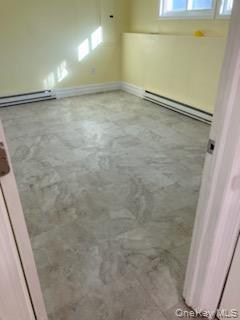 17 Lantern St in Huntington, NY - Building Photo - Building Photo