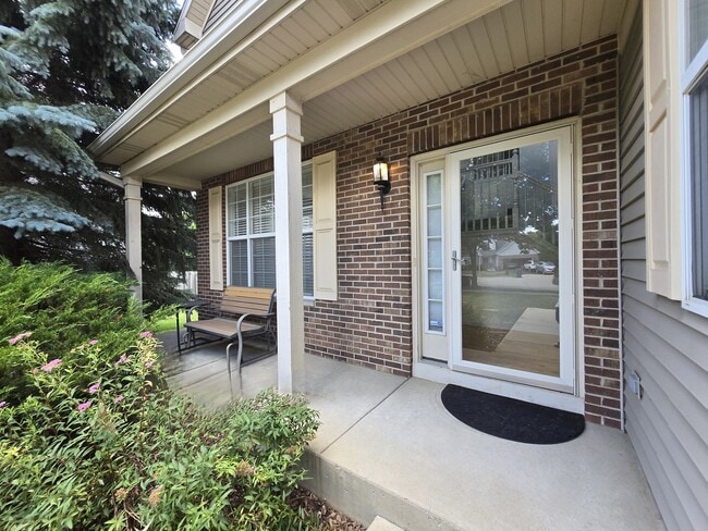 1204 Frederick Ct in Elgin, IL - Building Photo - Building Photo