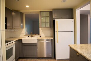 260 NW 76th Ave in Margate, FL - Building Photo