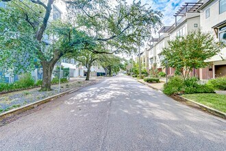 1852 Sul Ross St-Unit -2 in Houston, TX - Building Photo - Building Photo