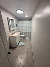 4823 E Michigan St in Indianapolis, IN - Building Photo - Building Photo