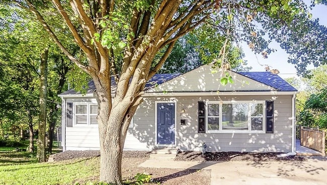 property at 2522 N River Blvd
