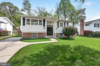 11905 Hunters Ln in Rockville, MD - Building Photo - Building Photo