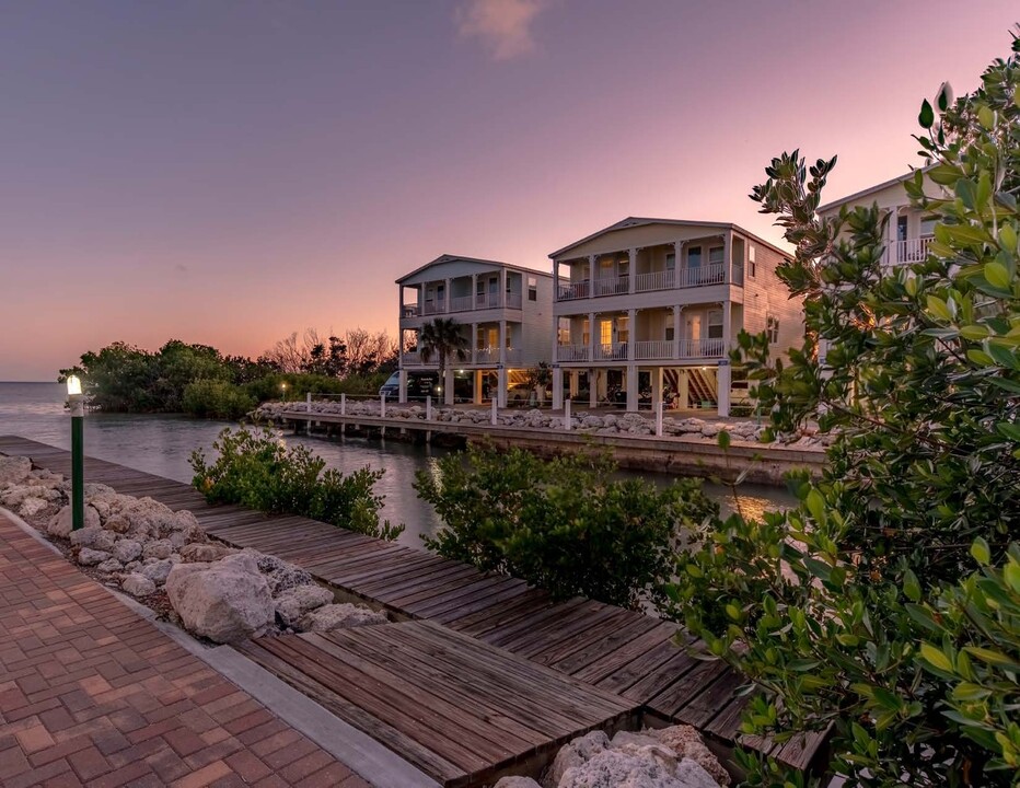 Tarpon Harbour in Marathon, FL - Building Photo