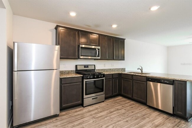 325 Kensington View Dr in Winter Haven, FL - Building Photo - Building Photo