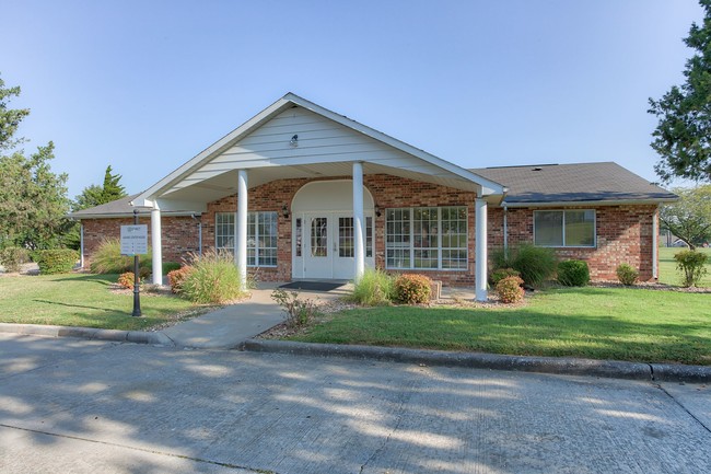 The District at Cape in Cape Girardeau, MO - Foto de edificio - Building Photo