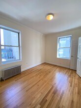 117 W 13th St, Unit 06 in New York, NY - Building Photo - Building Photo