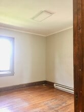 1224 N Main St, Unit 1224 Apt 2 in Rockford, IL - Foto de edificio - Building Photo