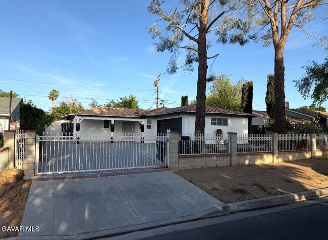 38638 31st St E in Palmdale, CA - Building Photo - Building Photo
