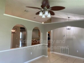 942 Louvre Ct in Kissimmee, FL - Building Photo - Building Photo