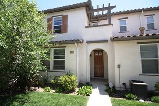 8320 Crystal Walk Cir in Elk Grove, CA - Building Photo