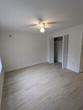 359 S McMullen Booth Rd, Unit 121 in Clearwater, FL - Building Photo - Building Photo