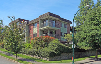 680 E 5th Ave in Vancouver, BC - Building Photo - Building Photo