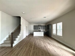 813 Meadowcrest Dr in Plano, TX - Building Photo - Building Photo