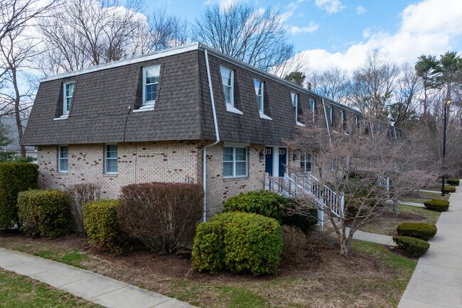 112-116 Cocasset St in Foxboro, MA - Building Photo - Building Photo