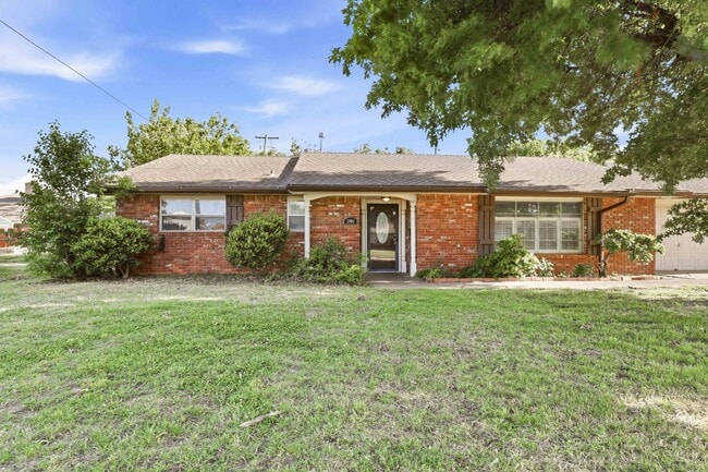 2404 SW 79th St in Oklahoma City, OK - Building Photo - Building Photo