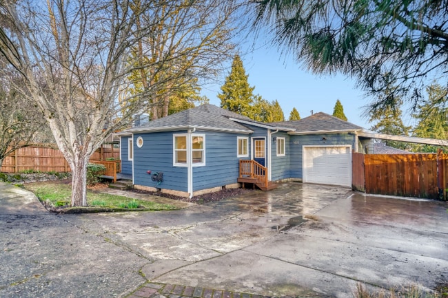 1022 Parkway Dr NW in Salem, OR - Foto de edificio - Building Photo