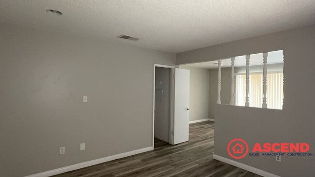 5619 Wilson Rd in Bakersfield, CA - Building Photo - Building Photo