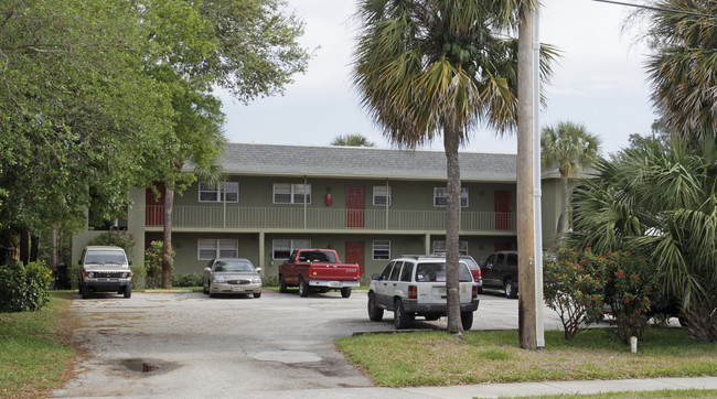 503 Center St in Jupiter, FL - Building Photo - Building Photo