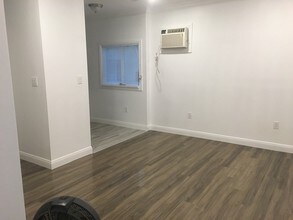 Hollywood East in Los Angeles, CA - Building Photo - Interior Photo