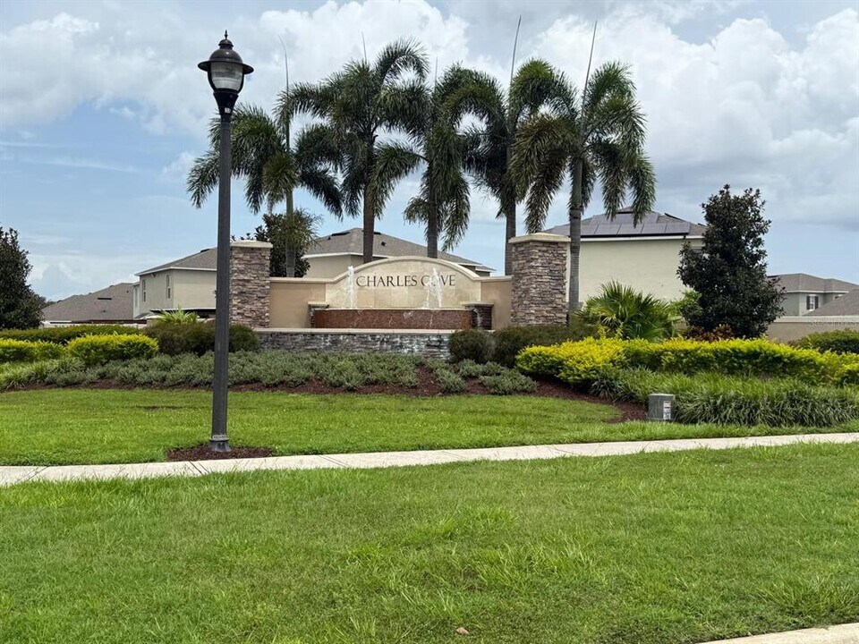 1919 Elkridge St in Davenport, FL - Building Photo