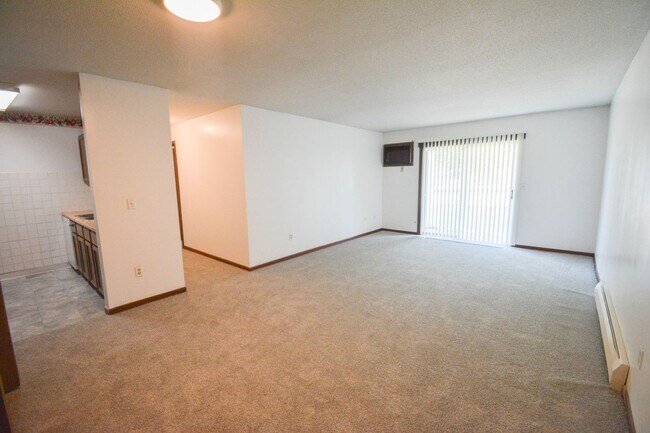 2312 Valleyhigh Dr NW in Rochester, MN - Building Photo - Building Photo