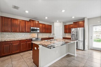 11201 Hudson Hills Ln in Riverview, FL - Building Photo - Building Photo
