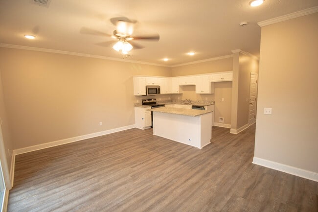 1596 Maine St in Statesboro, GA - Building Photo - Building Photo