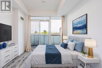 65 Speers Rd in Oakville, ON - Building Photo - Building Photo