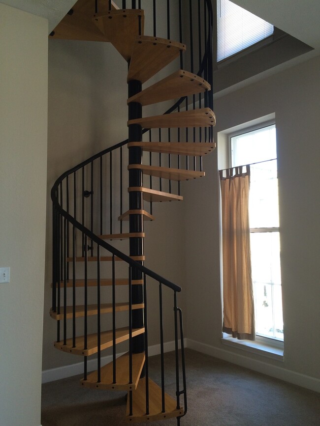 200 S Walnut St-Unit -Apt 2A in Muncie, IN - Foto de edificio - Building Photo