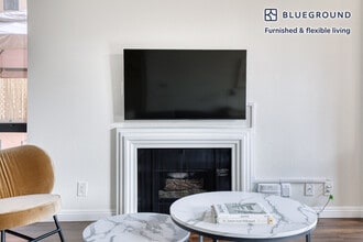 7275 Franklin Ave-Unit -FL2-ID509 in Los Angeles, CA - Building Photo - Building Photo
