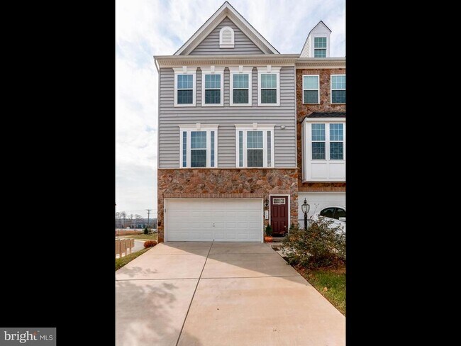 1796 Rockledge Terrace in Woodbridge, VA - Building Photo - Building Photo