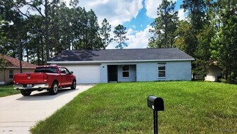 7486 N Galena Ave in Citrus Springs, FL - Building Photo