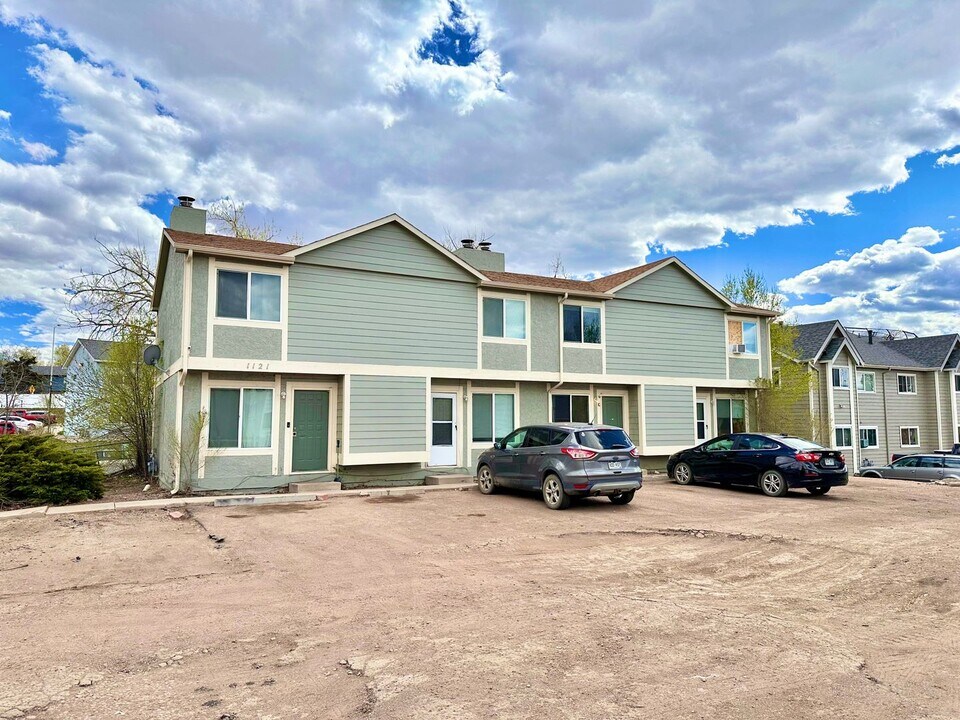 1121 Mazatlan Cir in Colorado Springs, CO - Building Photo
