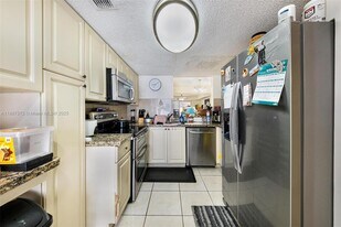 1178 NW 123rd Pl in Miami, FL - Building Photo