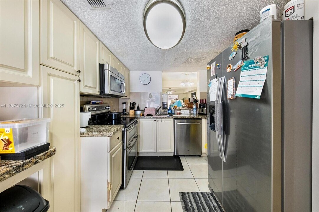 1178 NW 123rd Pl in Miami, FL - Building Photo