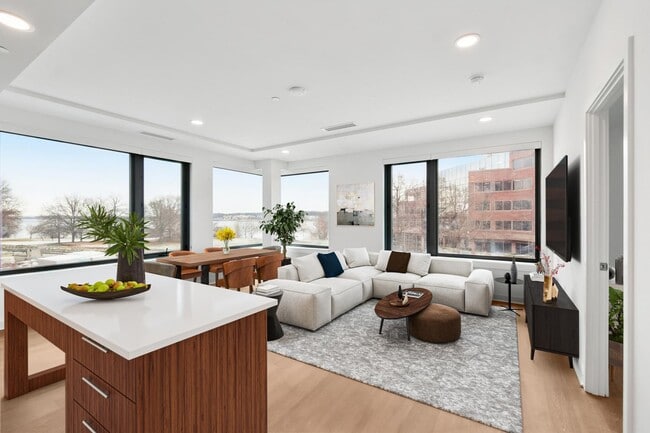 Current in Alexandria, VA - Foto de edificio - Building Photo