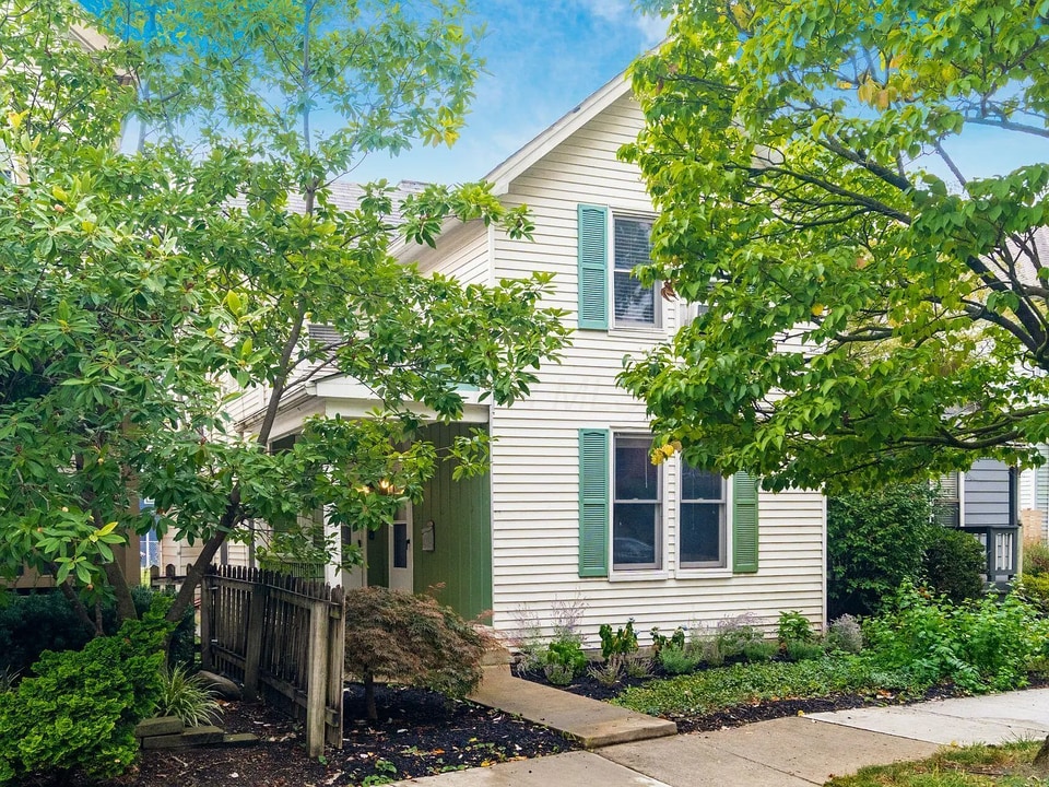 815 Hamlet St, Unit 815 in Columbus, OH - Foto de edificio