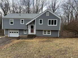 6 Birch Cir in Centerbrook, CT - Building Photo