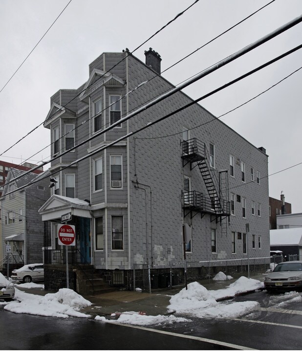 40 Bleecker St in Jersey City, NJ - Building Photo
